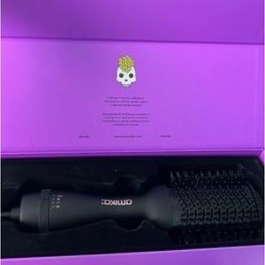 Amika blow dryer brush
